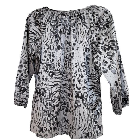 Express Women's Flowy Buttondown - Picture 4 of 5